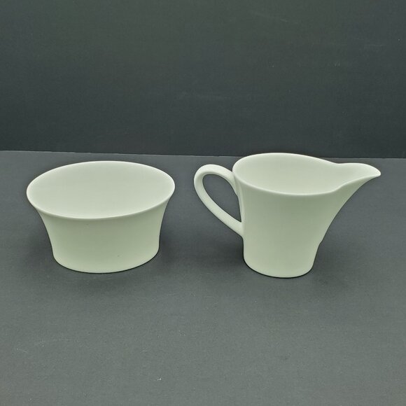 Royal Doulton Fusion White Creamer and Sugar Bowl Bone China Creamer Sugar Set - Picture 2 of 10